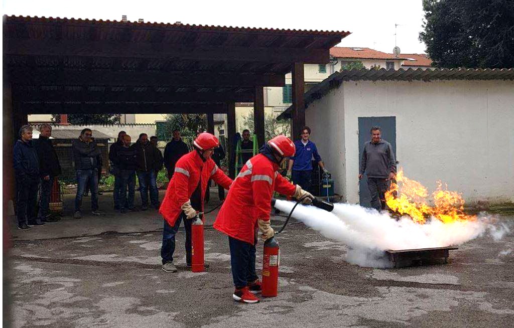 Come spegnere un fuoco corso Antincendio Prato